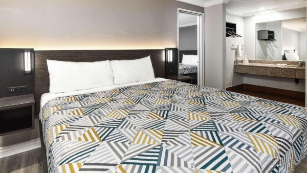 Motel 6 Anaheim - Convention Center image 12