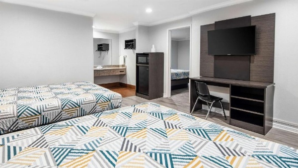 Motel 6 Anaheim - Convention Center image 23